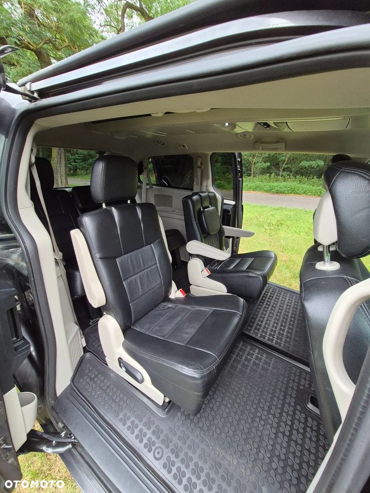 Dodge Grand Caravan - 6