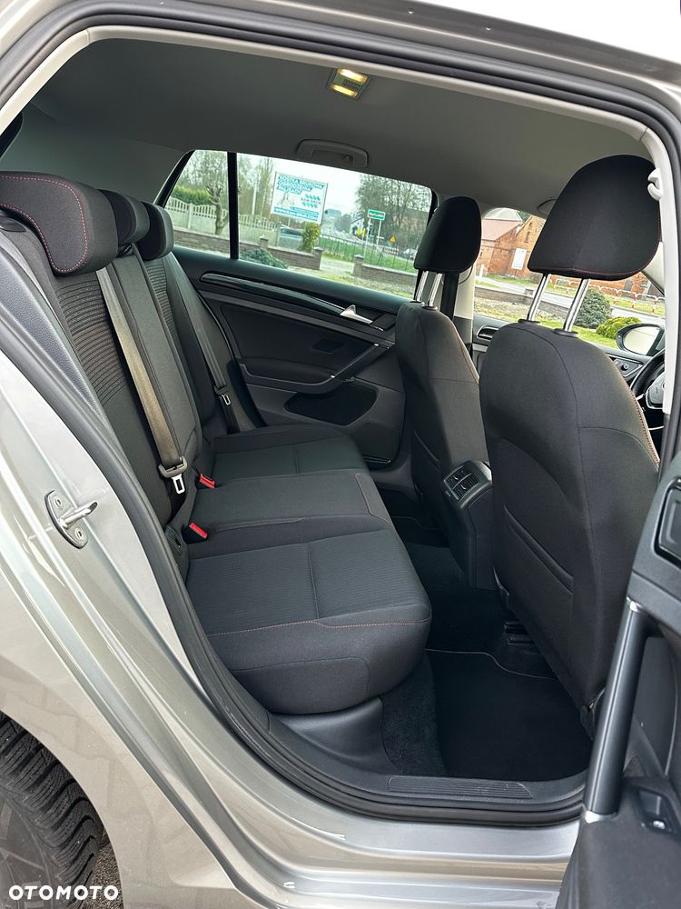 Volkswagen Golf 2.0 TDI Sound - 24