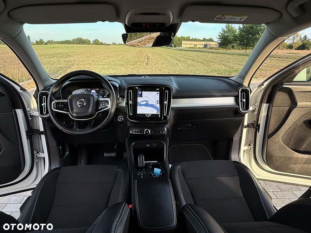 Volvo XC 40 D3 Momentum Pro - 34
