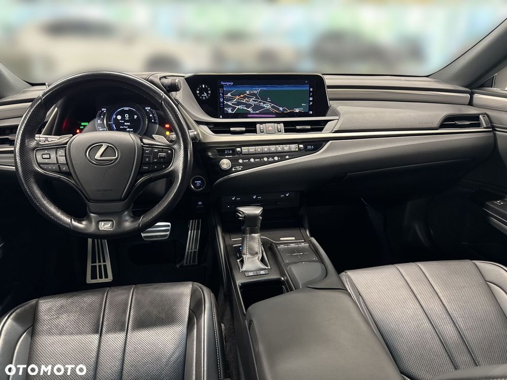 Lexus ES 300h F Sport Edition - 24