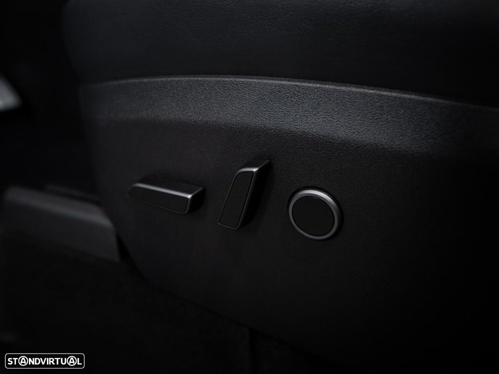 Tesla Model Y Performance Dual Motor AWD - 15