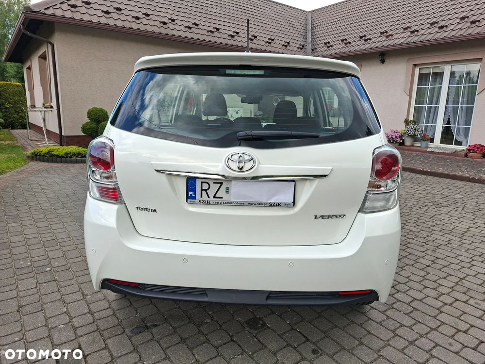 Toyota Verso 1.6 D-4D Premium - 8
