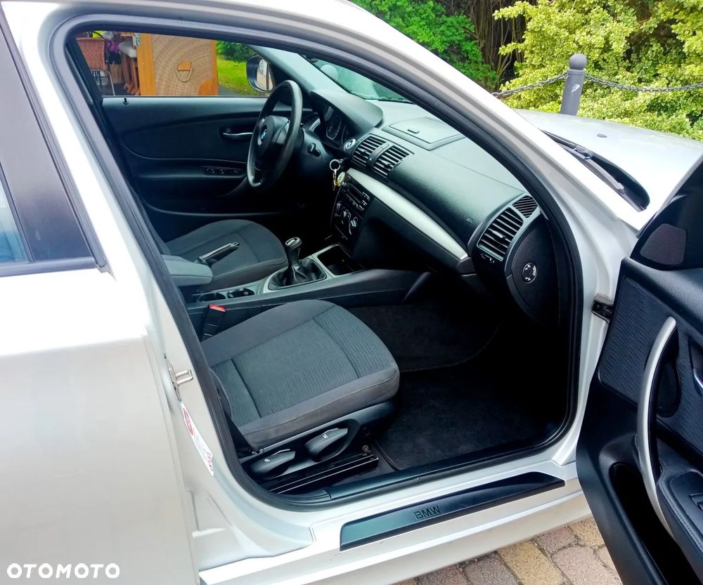 BMW Seria 1 116d - 14