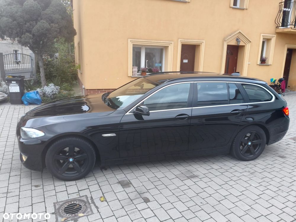BMW Seria 5 520d Touring - 4