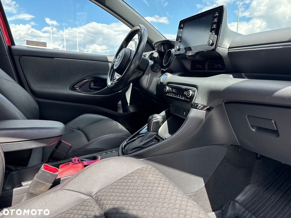 Toyota Yaris - 10