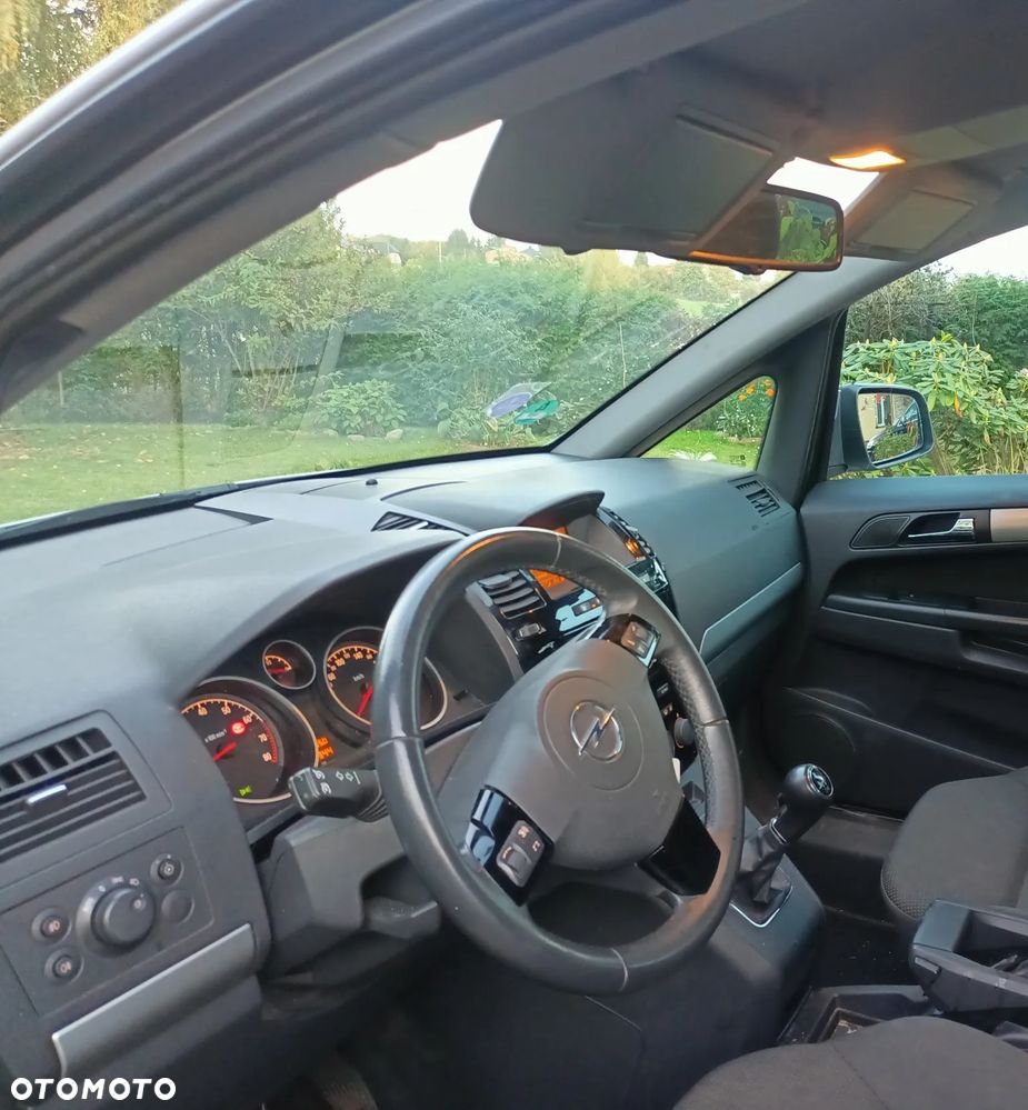 Opel Zafira - 9