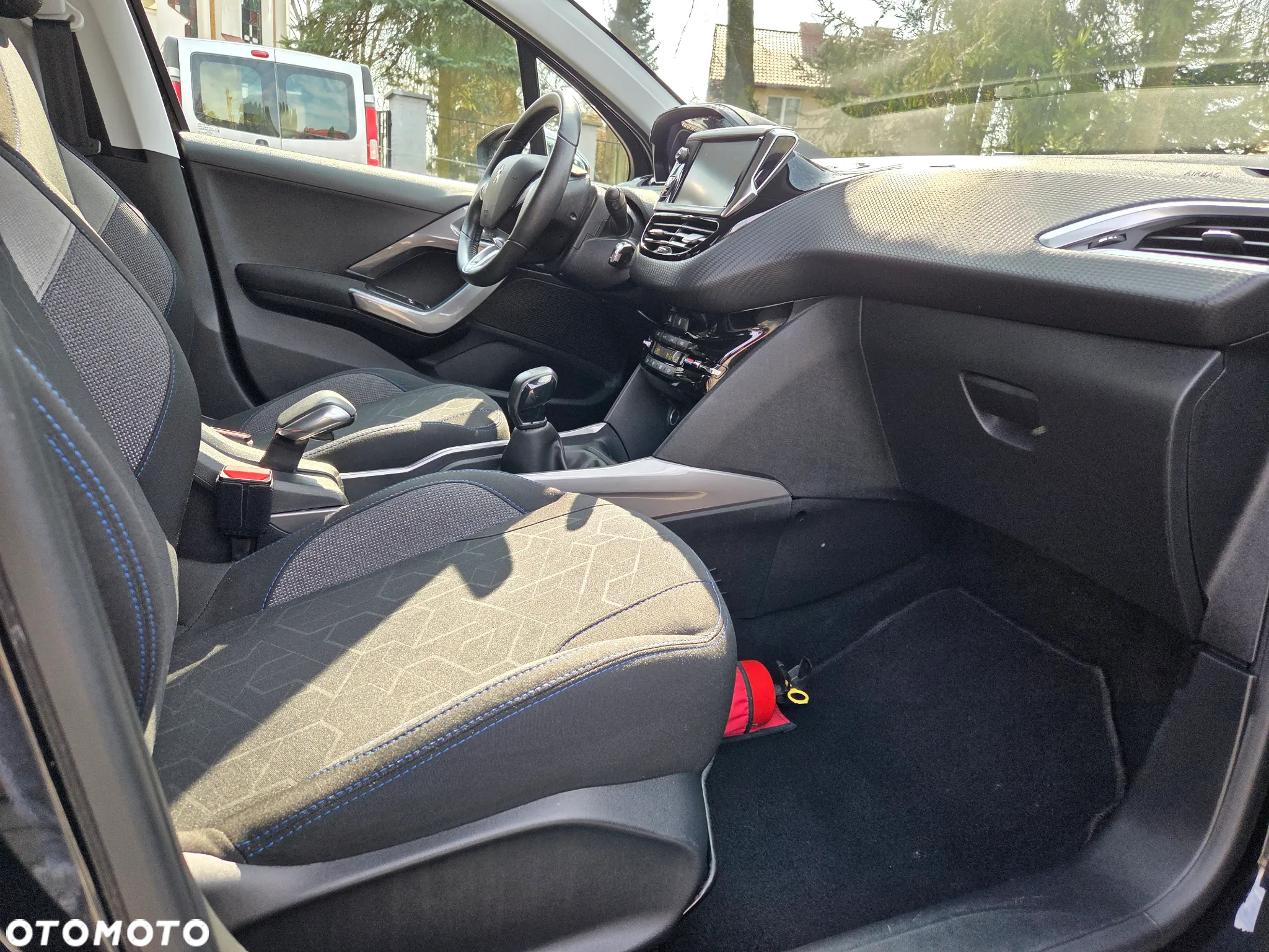 Peugeot 2008 1.2 Pure Tech Active S&S - 24