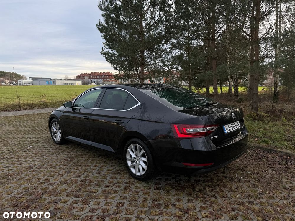 Skoda Superb 2.0 TSI Sportline DSG - 10