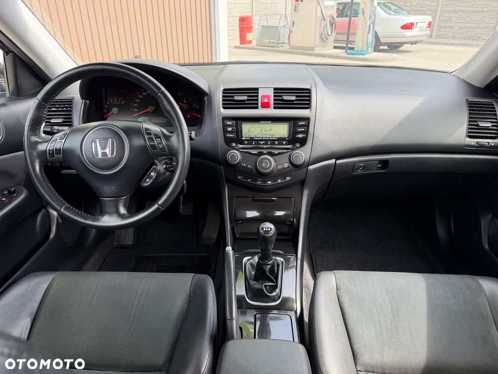 Honda Accord 2.0 Sport - 24