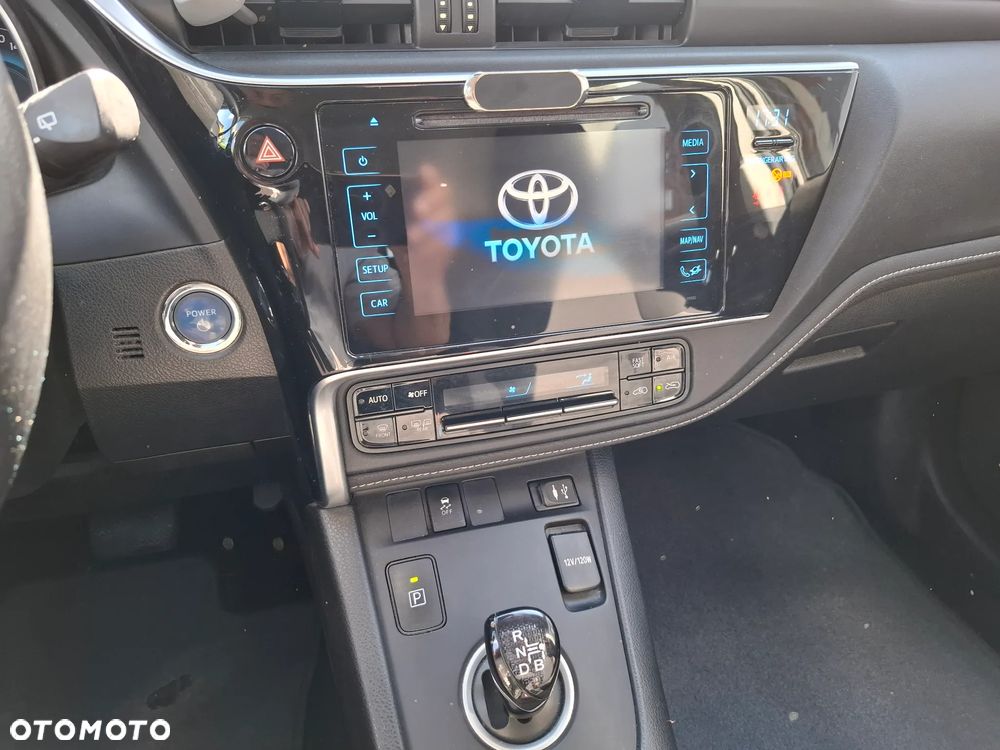 Toyota Auris - 18