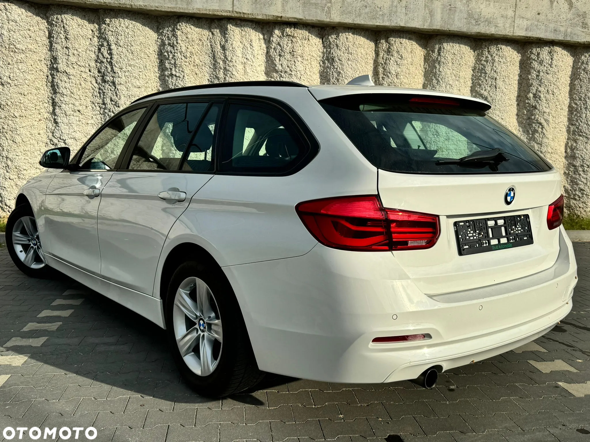 BMW Seria 3 318i - 4