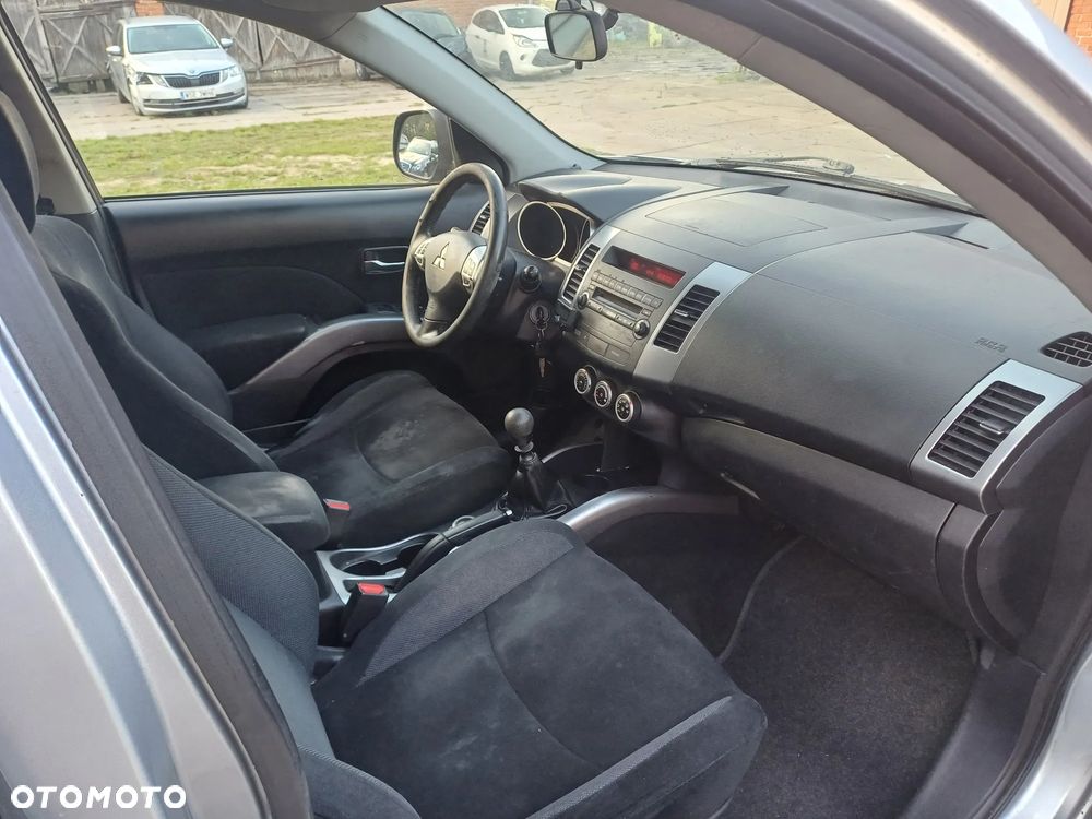 Mitsubishi Outlander 2.0 DID Instyle - 9