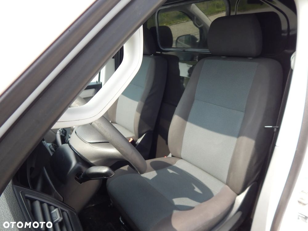 Volkswagen Transporter T-6 Long Klima - 11