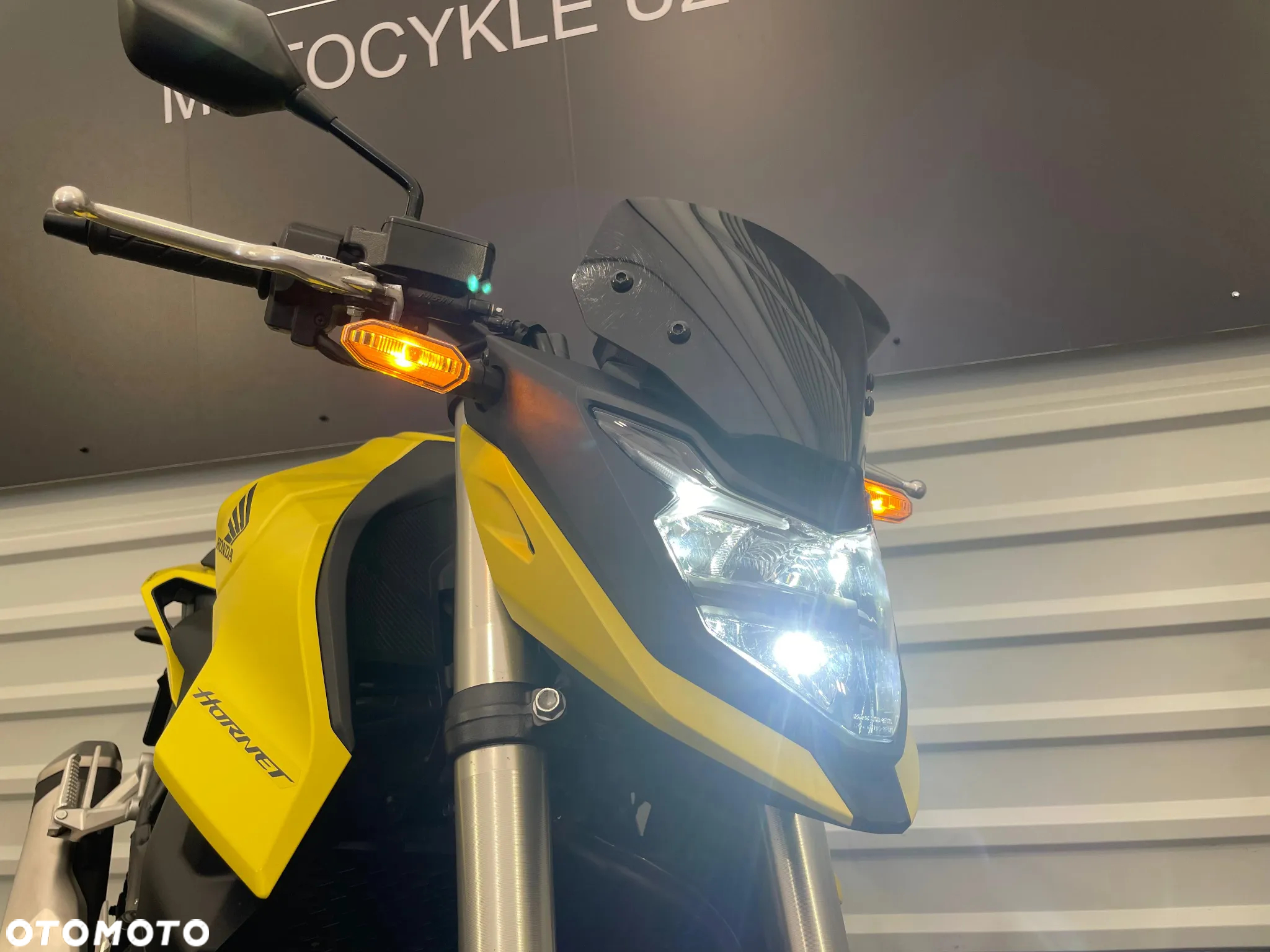 Honda Hornet - 12