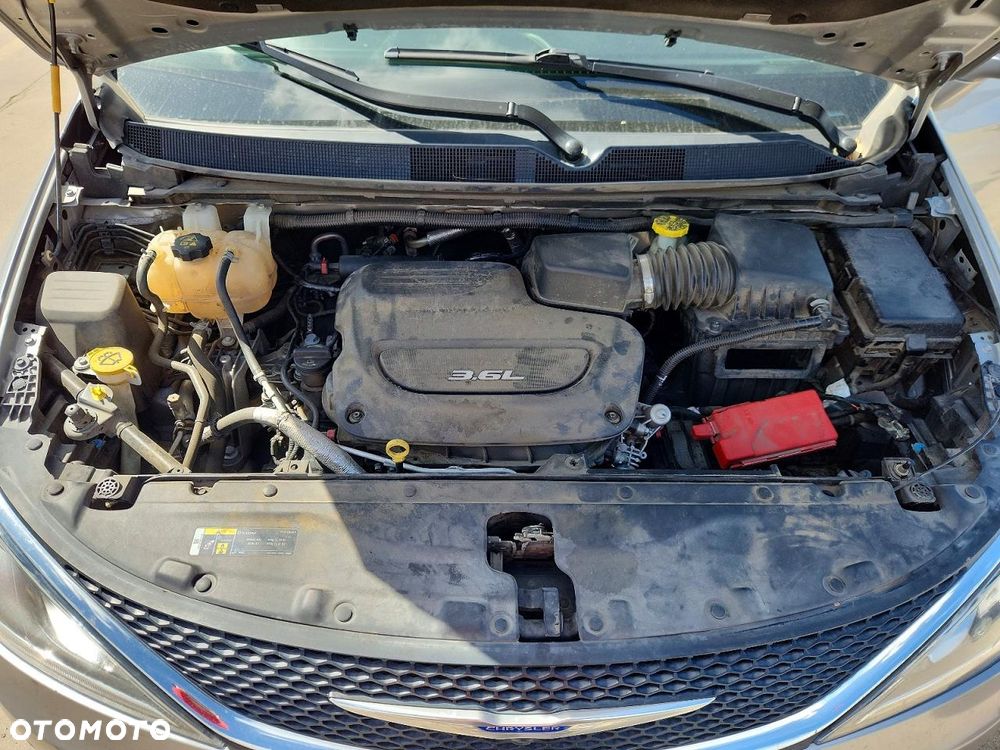 Chrysler Pacifica - 11