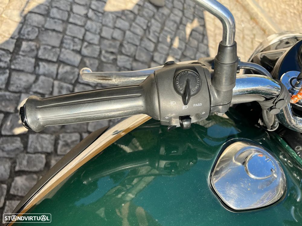 Royal Enfield Classic Classic 350 - Chrome - 8