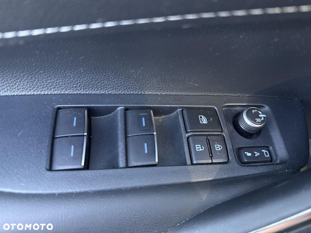 Toyota Corolla 2.0 Hybrid Comfort - 21