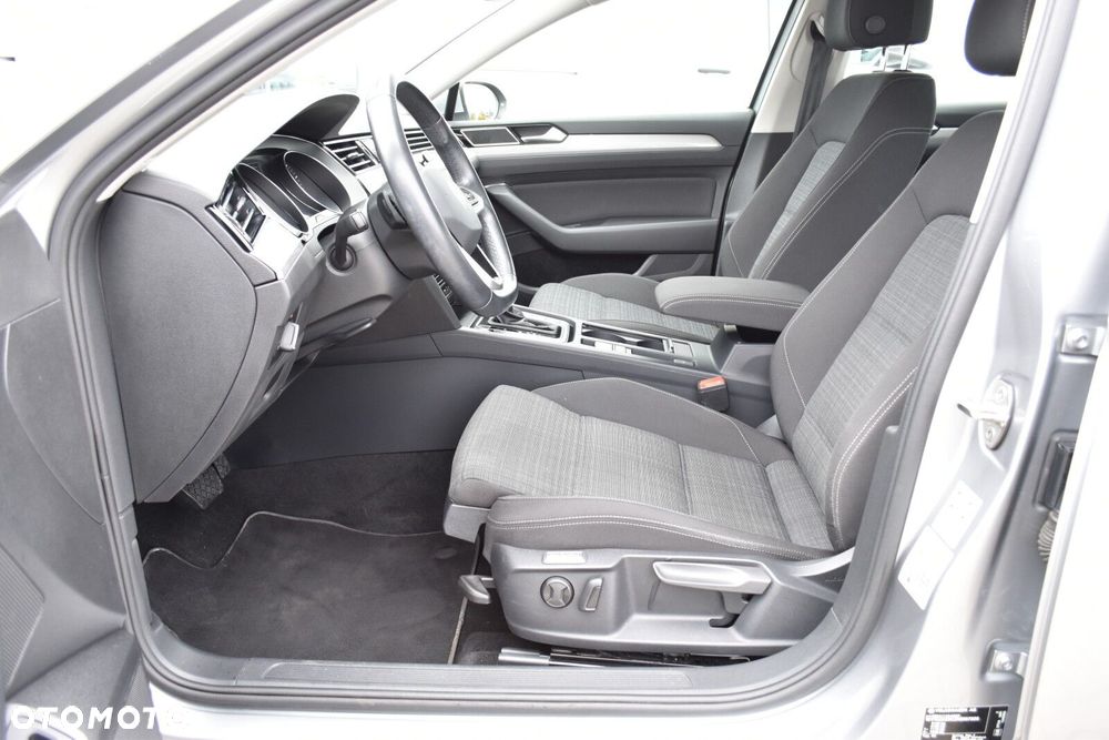 Volkswagen Passat 2.0 TDI Business DSG - 29