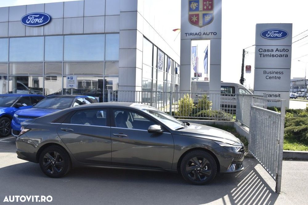 Hyundai Elantra 1.6 l 123 CP CVT Exclusive - 10