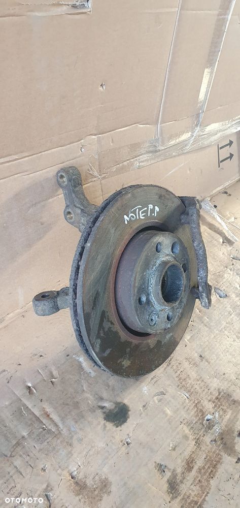 Zwrotnica piasta prawy przód przednia prawa Nissan Note E11 1.4 16V - 3