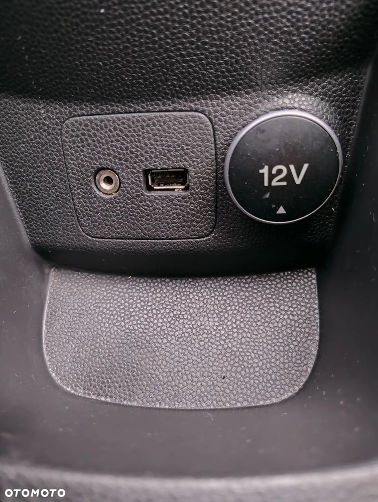 Ford Fiesta 1.0 EcoBoost S&S TITANIUM - 11