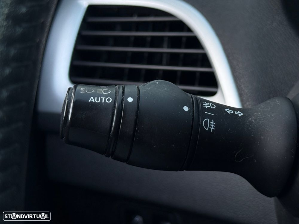 Renault Mégane Sport Tourer 1.5 dCi Dynamique S CO2 Champion — fotografia 17