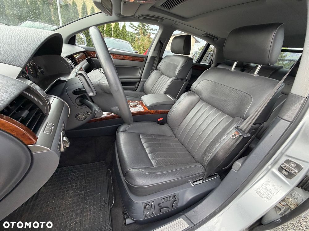 Volkswagen Phaeton 4.2 V8 4MOTION Automatik (5 Sitzer) - 37