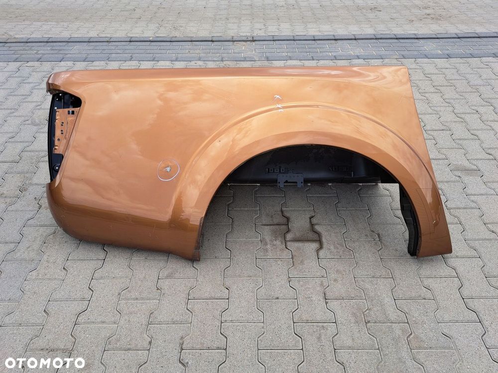 BŁOTNIK TYLNY TYŁ PRAWY NISSAN NAVARA 2015 - - 1