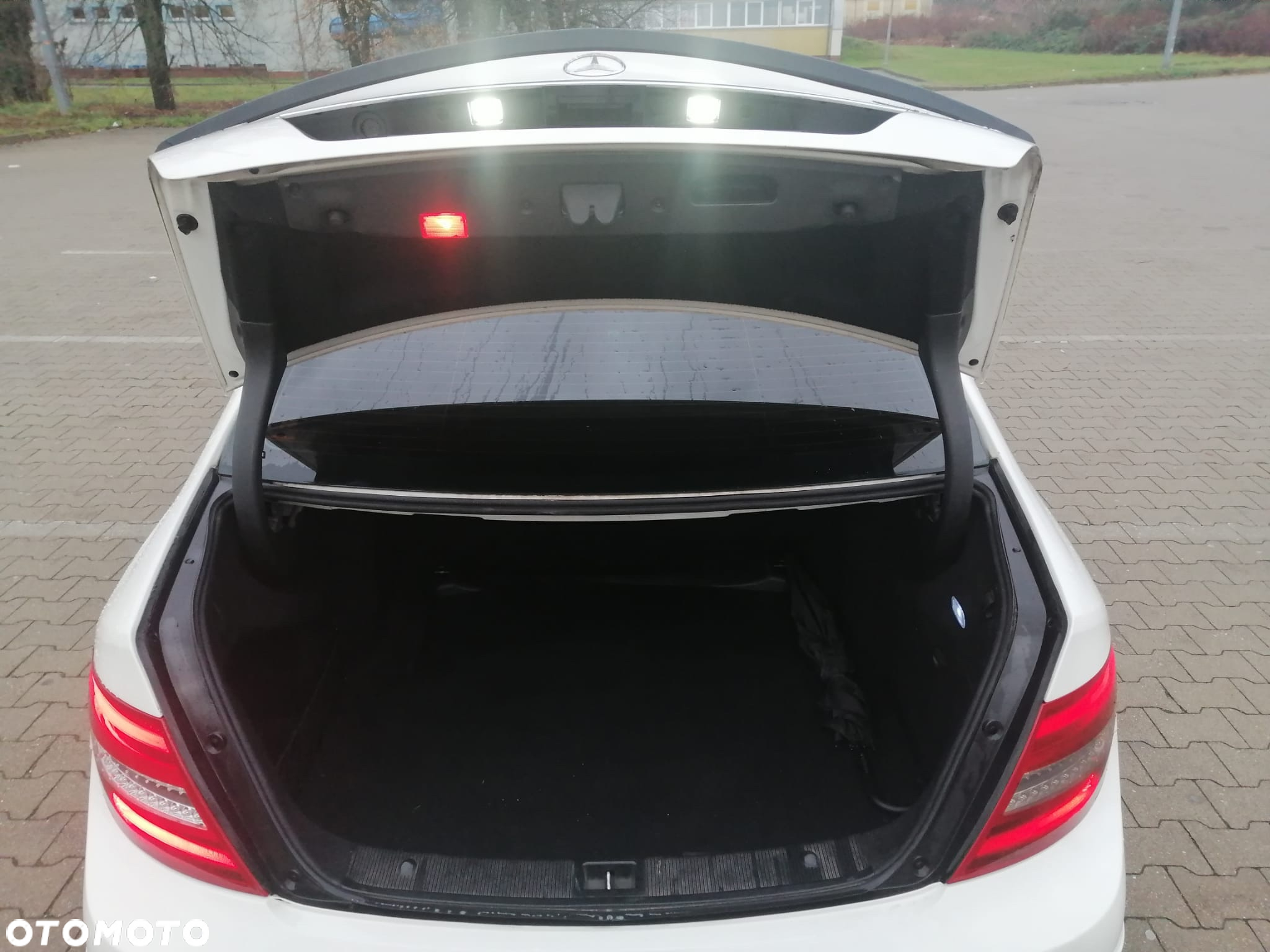 Mercedes-Benz Klasa C 220 CDI Avantgarde - 13