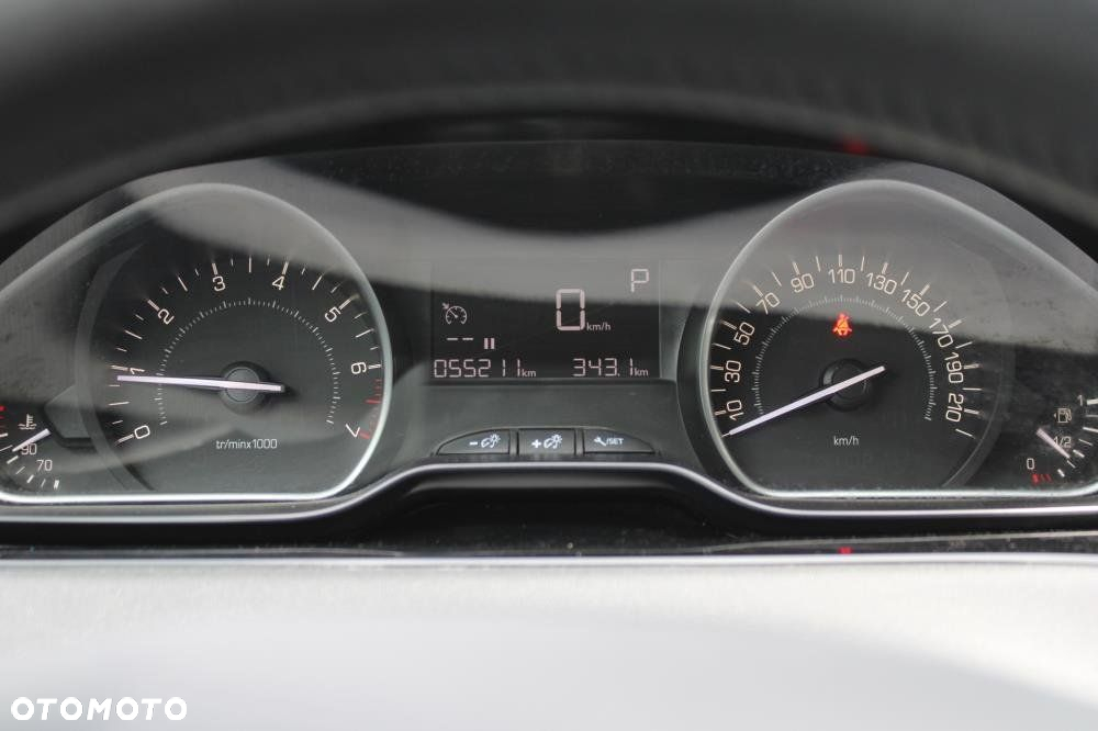 Peugeot 208 - 26