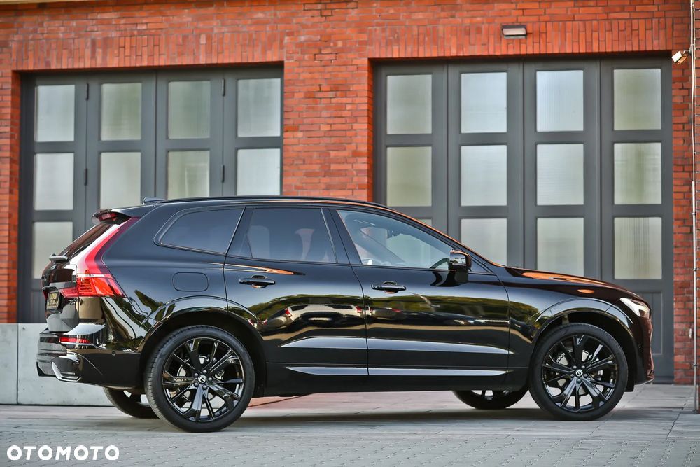 Volvo XC 60 B5 B AWD Plus Black Edition - 17