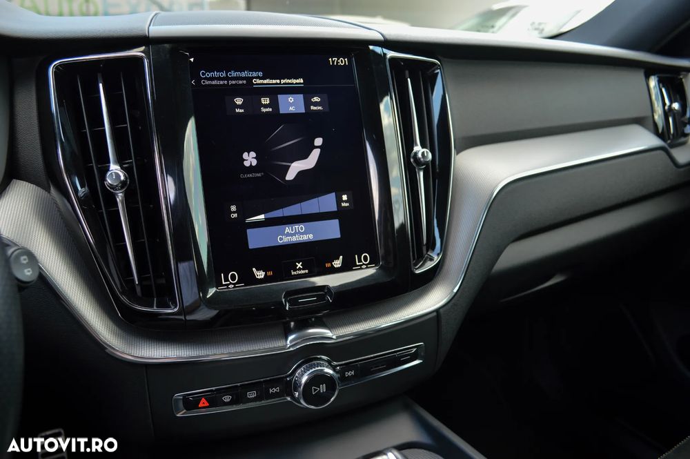 Volvo XC 60 D5 AWD R-Design - 29