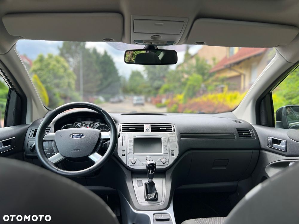 Ford Kuga 2.0 TDCi 4x4 Titanium - 33