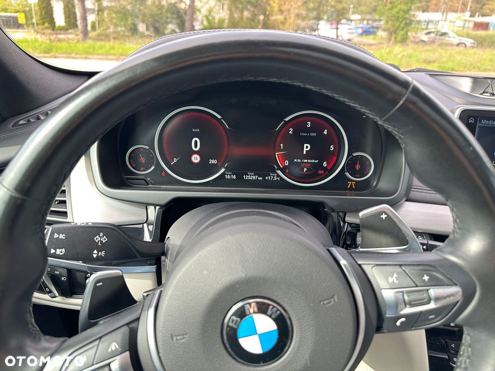 BMW X5 M M50d - 12