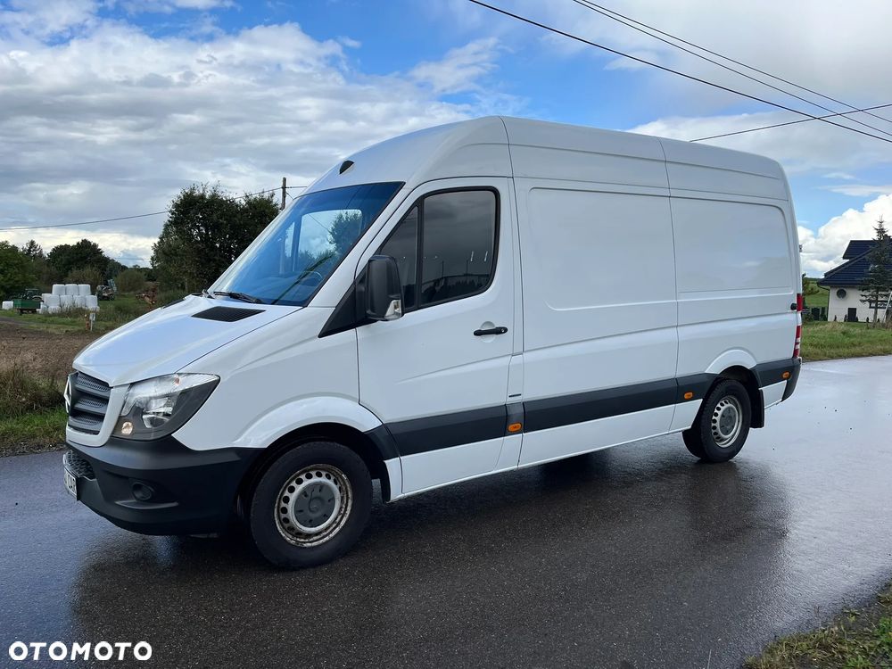 Mercedes-Benz Sprinter - 2