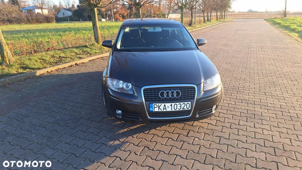 Audi A3 Sportback 1.8 TFSI Ambiente - 2