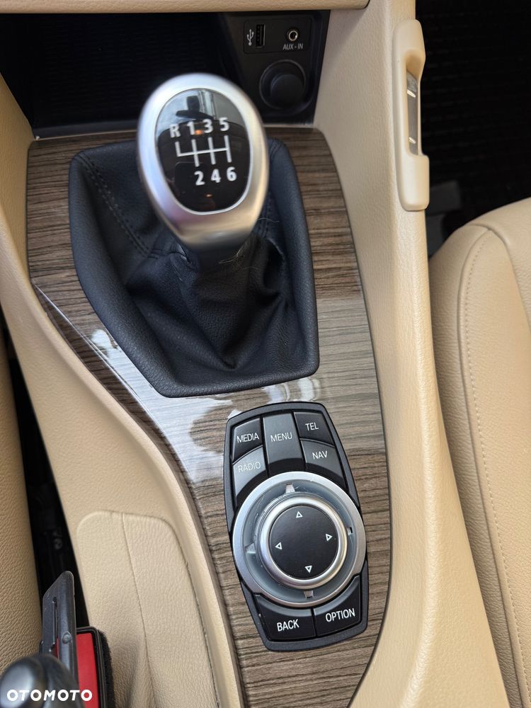 BMW X1 xDrive18d xLine - 11