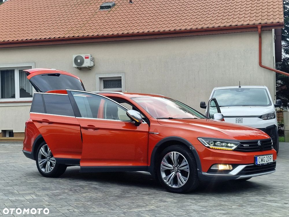 Volkswagen Passat - 1