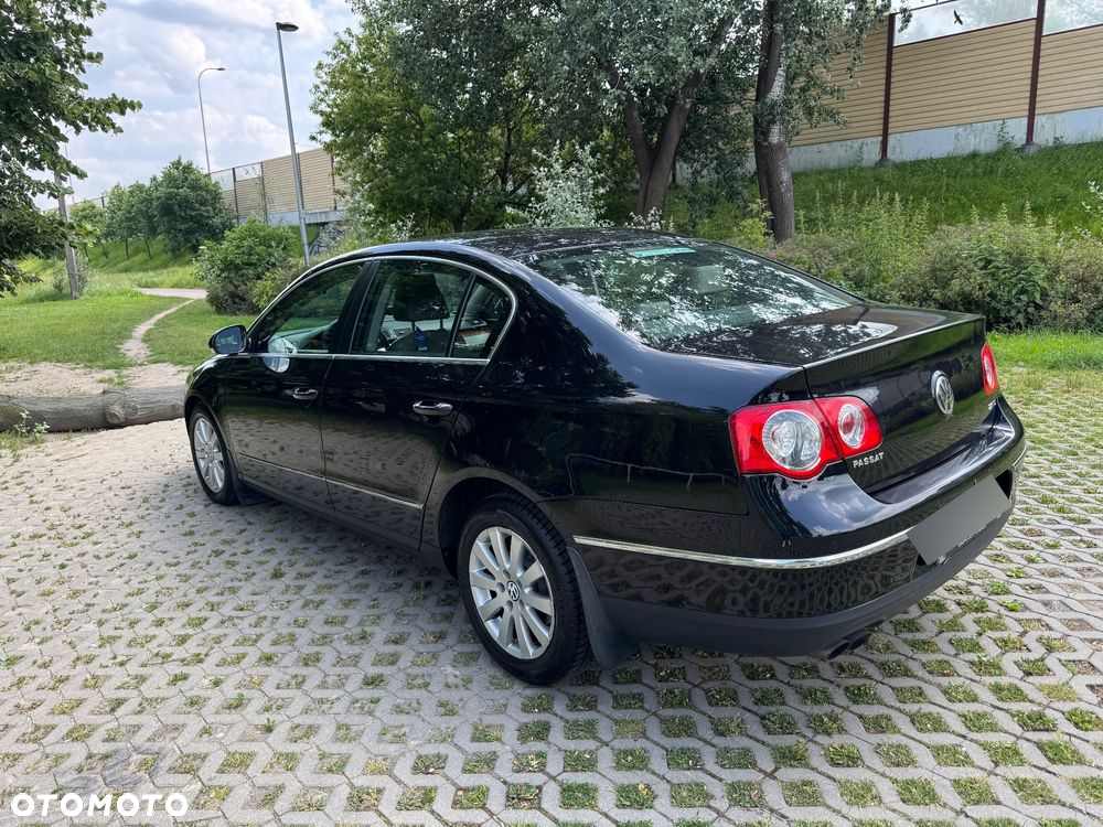 Volkswagen Passat 2.0 TDI DPF Highline - 17
