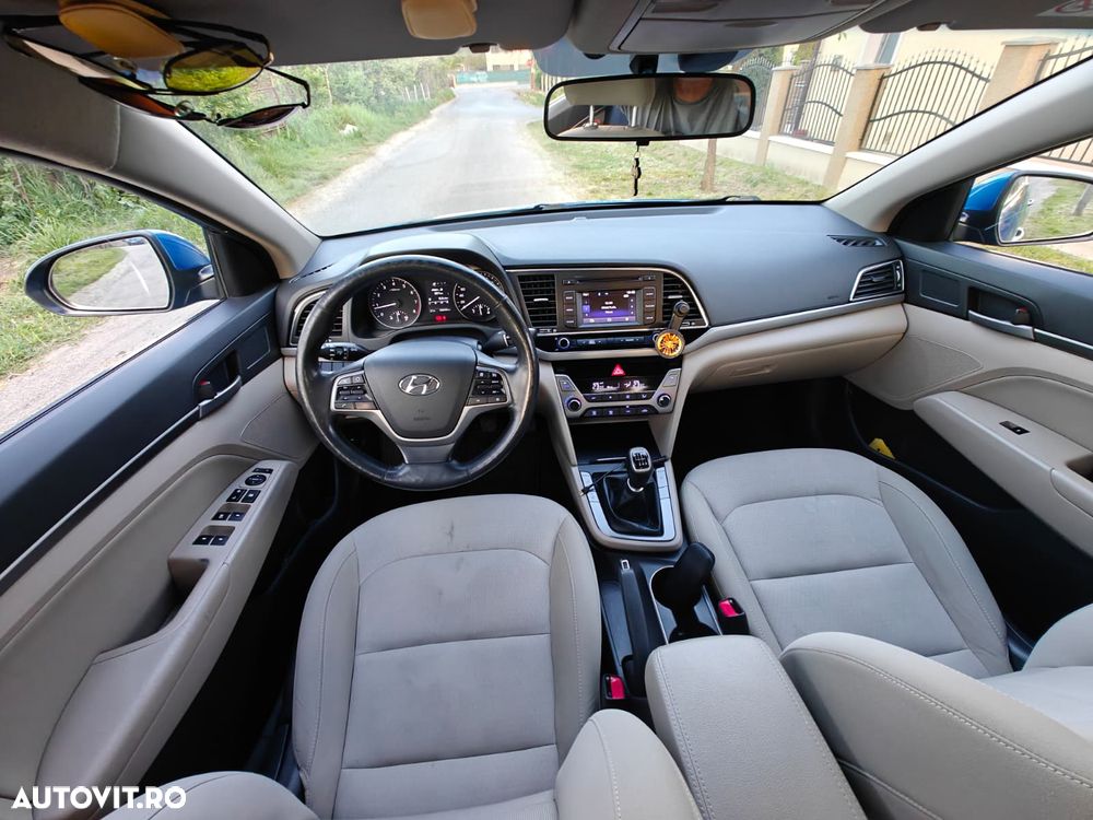 Hyundai Elantra 1.6 MPi Exclusive - 5