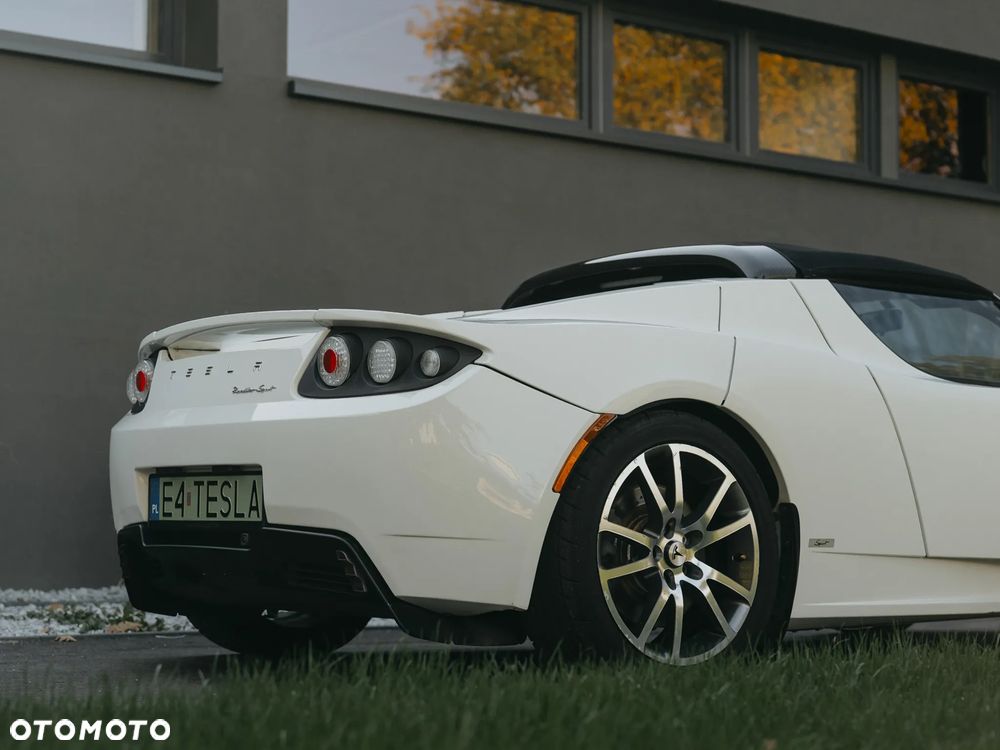 Tesla Roadster - 13