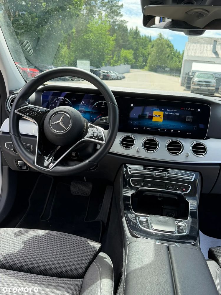 Mercedes-Benz Klasa E 200 d - 22