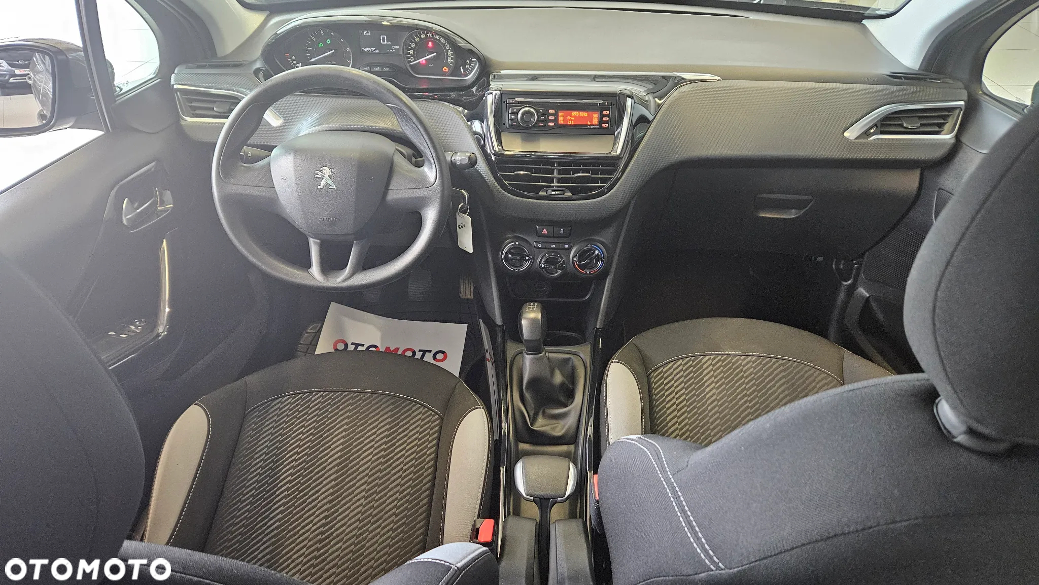 Peugeot 2008 1.2 Pure Tech Style - 17