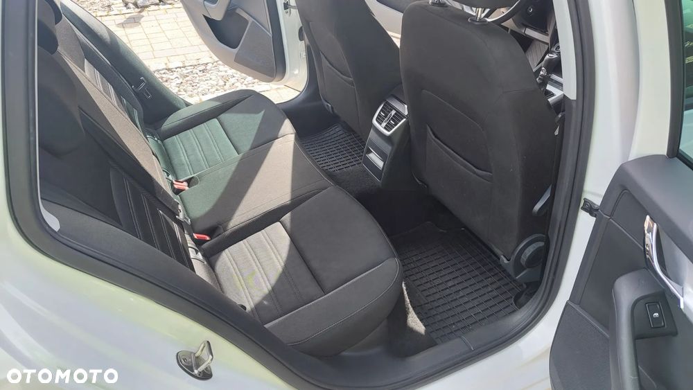 Skoda Octavia 1.6 TDI DSG Drive - 10