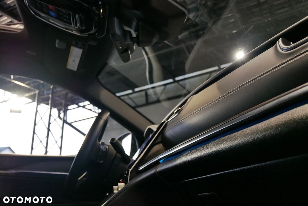 Jeep Grand Cherokee - 30