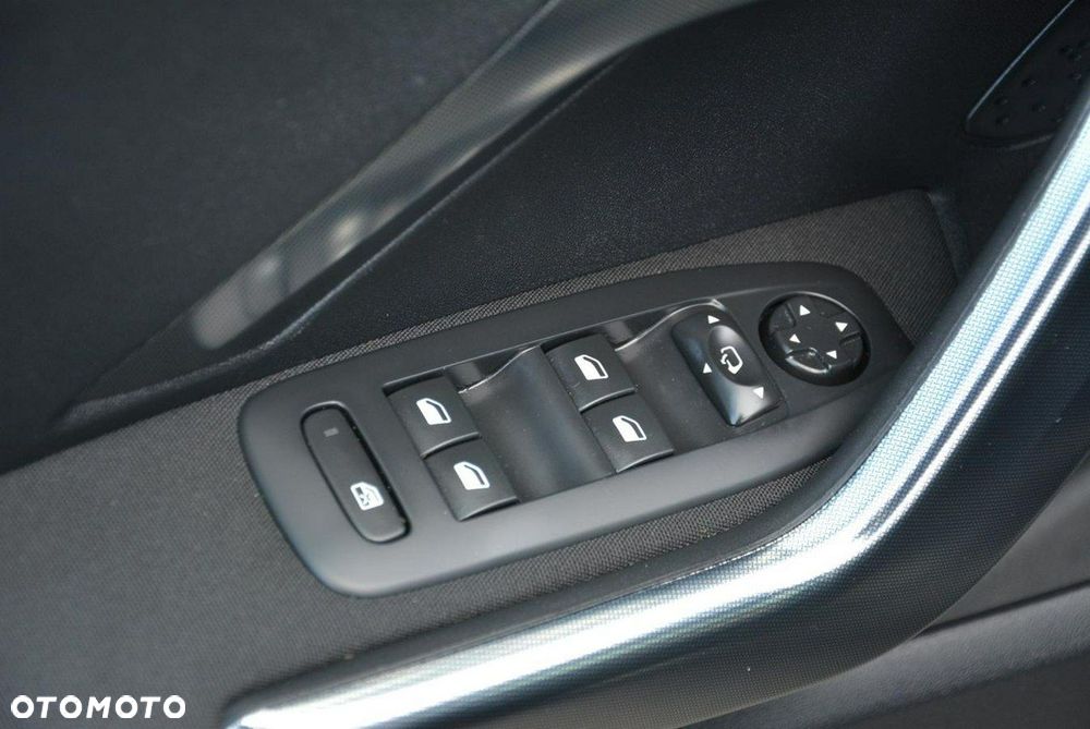 Peugeot 2008 1.2 Pure Tech GPF Allure S&S - 33