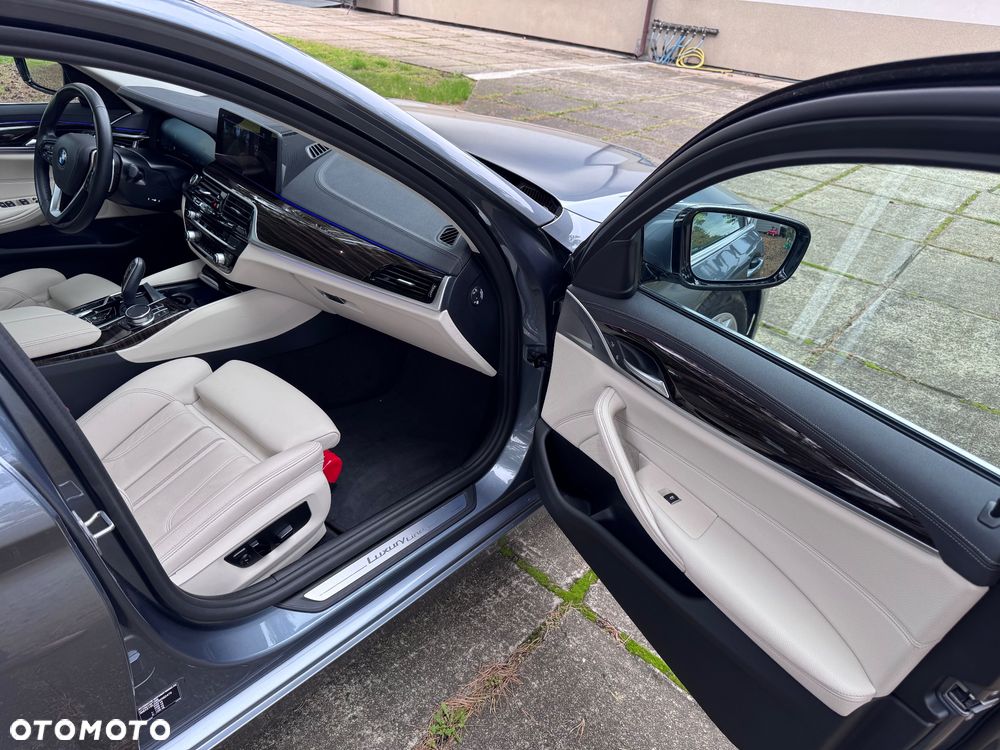 BMW Seria 5 520d xDrive mHEV Luxury Line sport - 11