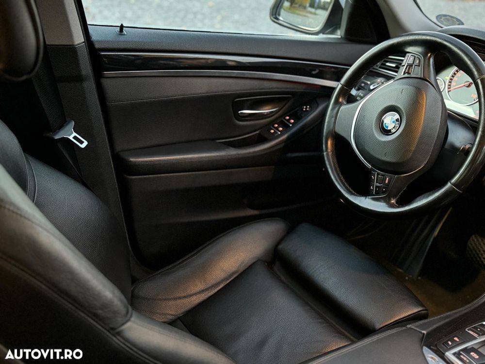 BMW Seria 5 520d xDrive - 13