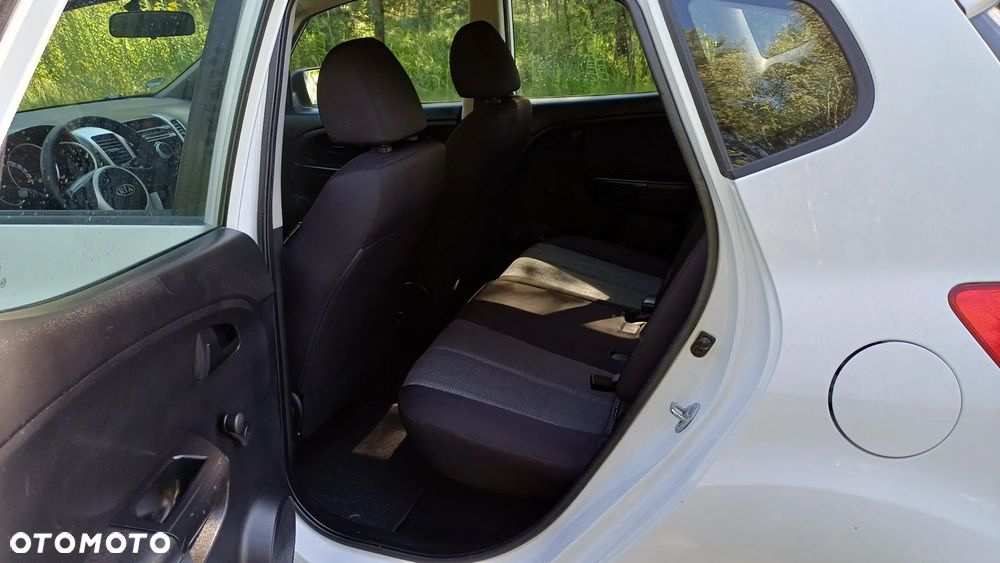 Kia Venga - 14