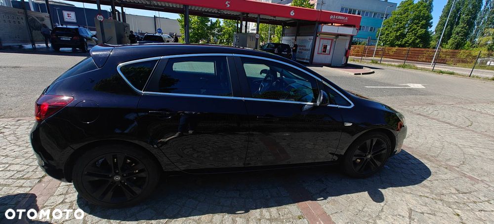 Opel Astra 1.7 CDTI DPF Cosmo - 8